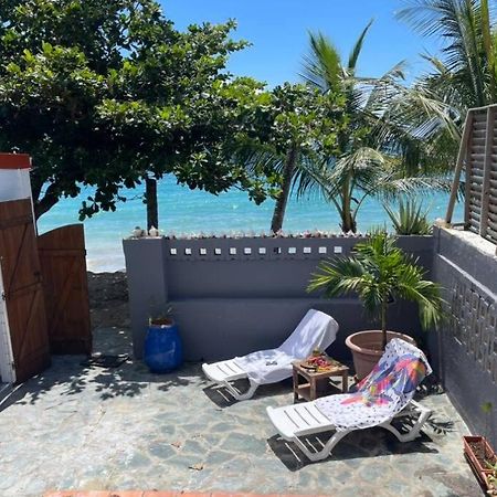 Maison Marouka Sur La Plage Du Diamant Le Diamant Kültér fotó
