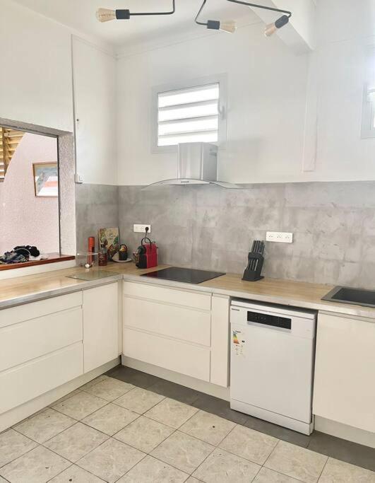 Maison Marouka Sur La Plage Du Diamant Le Diamant Kültér fotó